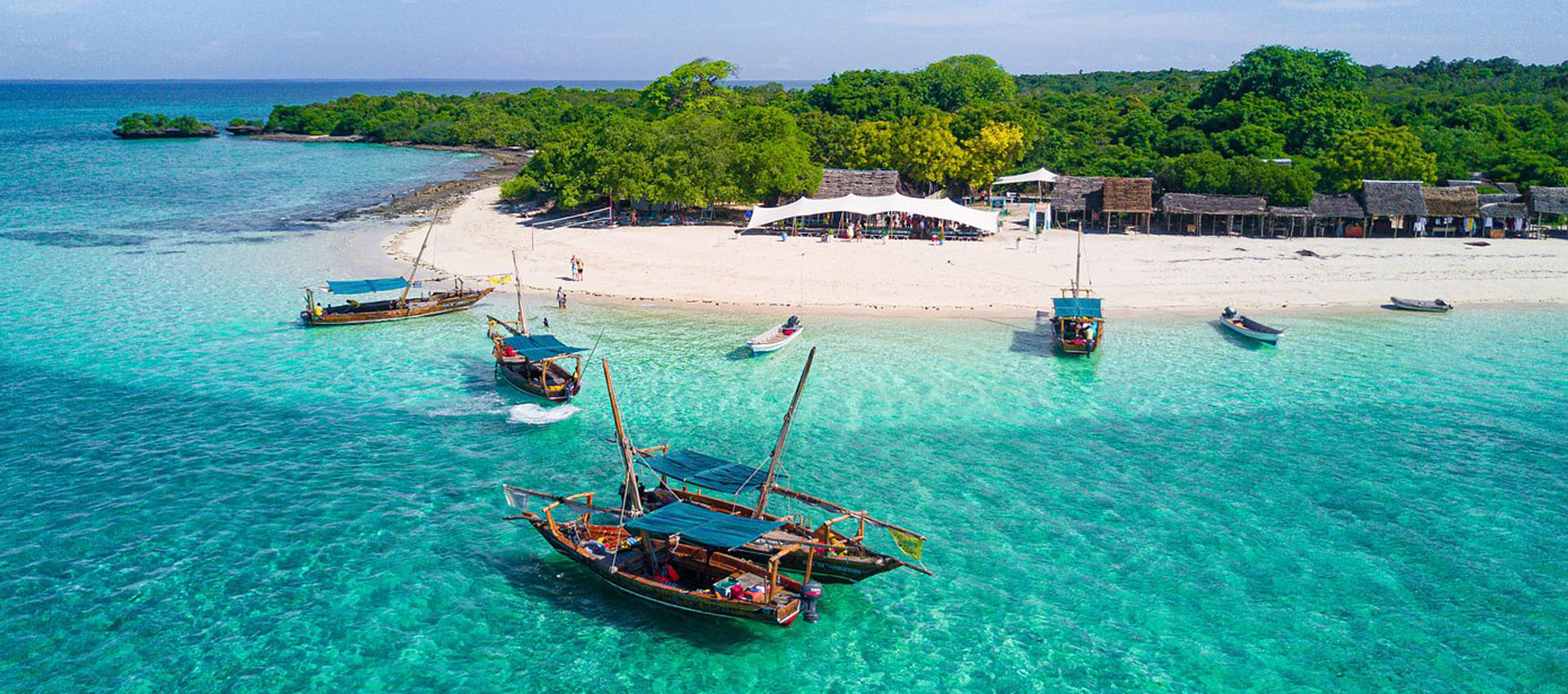 Safari blue tour in Zanzibar with snorkeling and bbq lunch